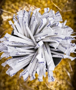 Příbory, brčka a další